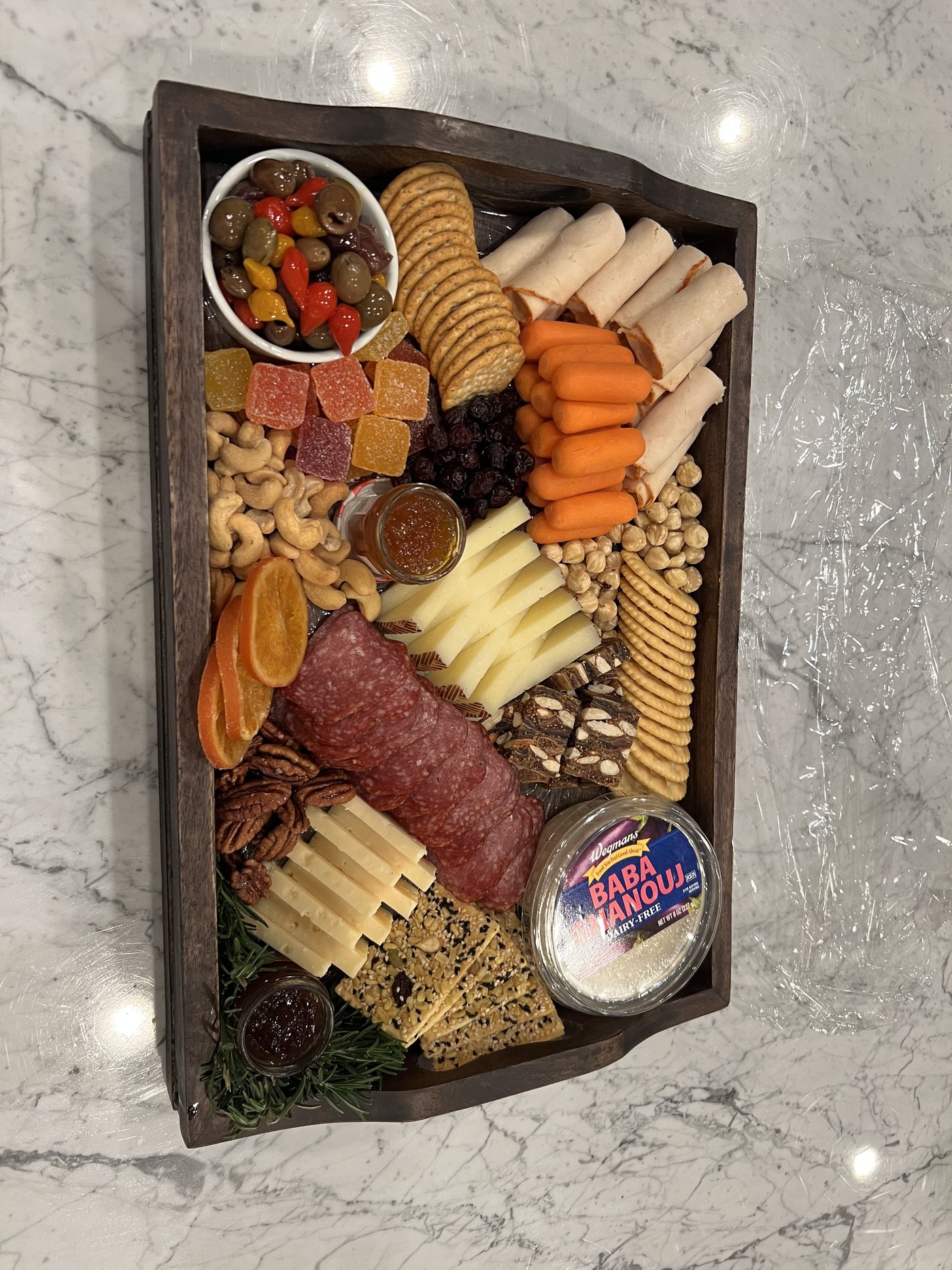 The Mezze — Mediterranean tray with za'atar dip, samosas, and pita